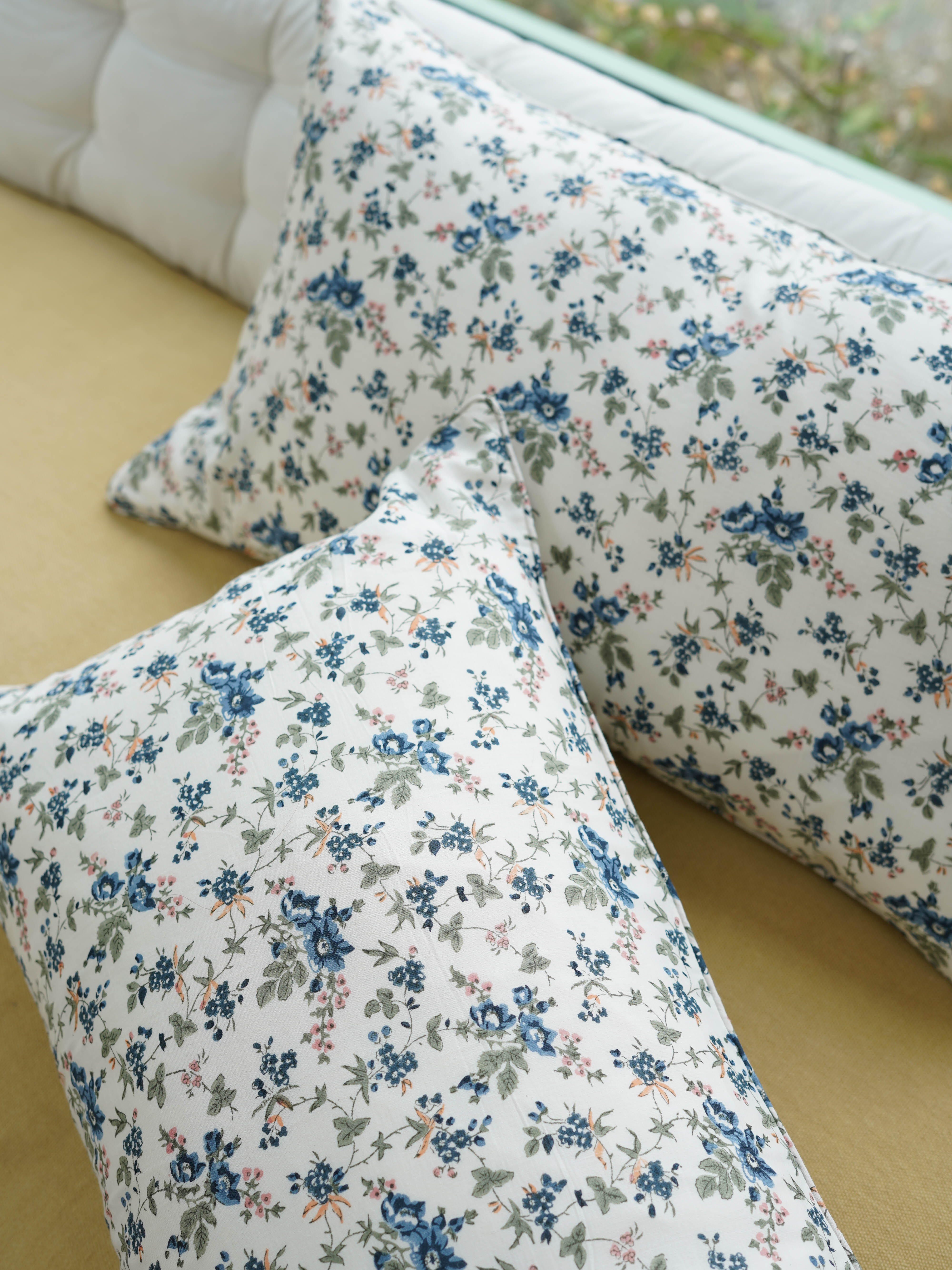 Cushion Cover, Rambling Rose 60 x 35cm