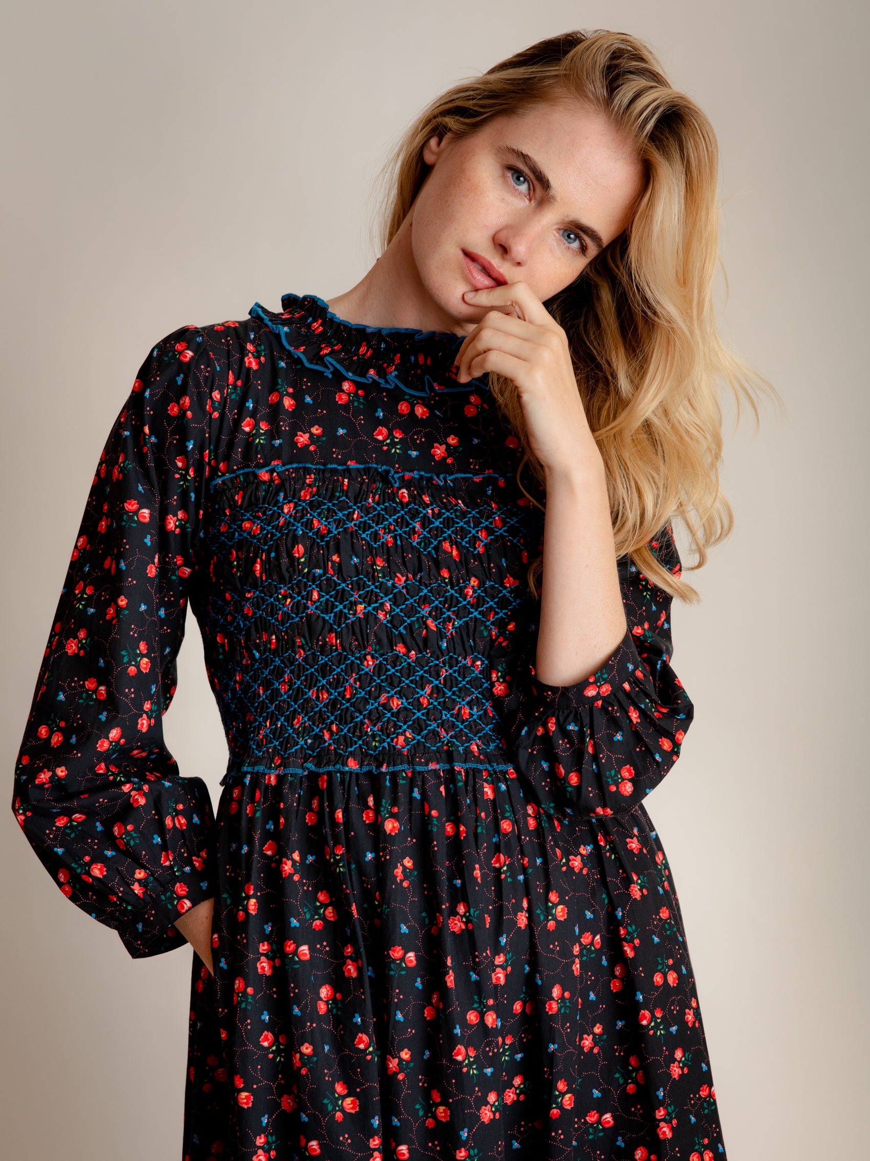 Arles Dress in Manon